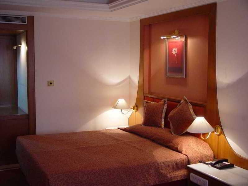 Hotel Maurya Bengaluru Kültér fotó