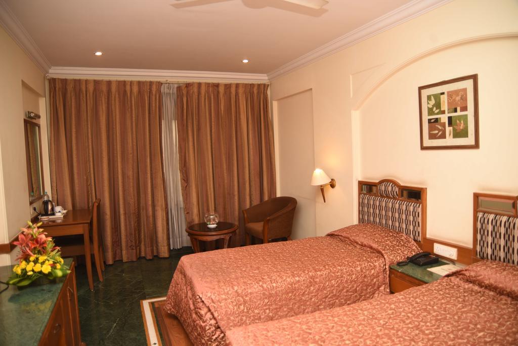 Hotel Maurya Bengaluru Kültér fotó