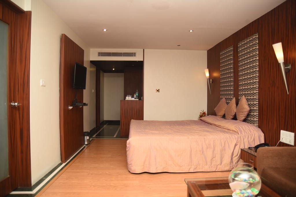 Hotel Maurya Bengaluru Kültér fotó