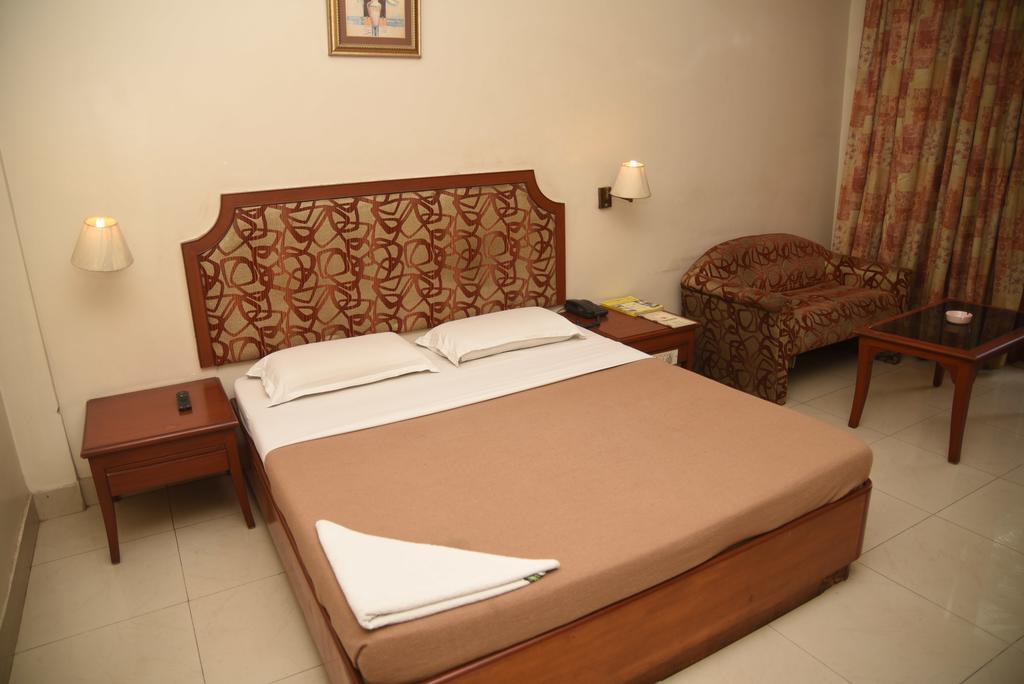 Hotel Maurya Bengaluru Kültér fotó