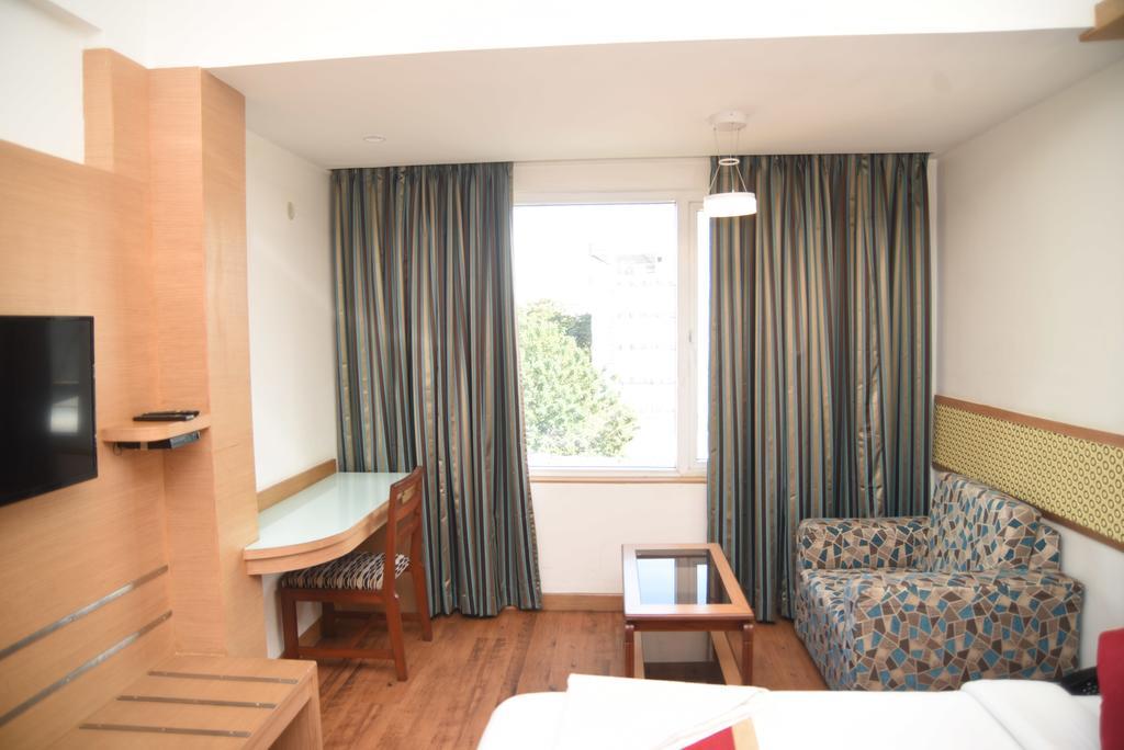 Hotel Maurya Bengaluru Kültér fotó