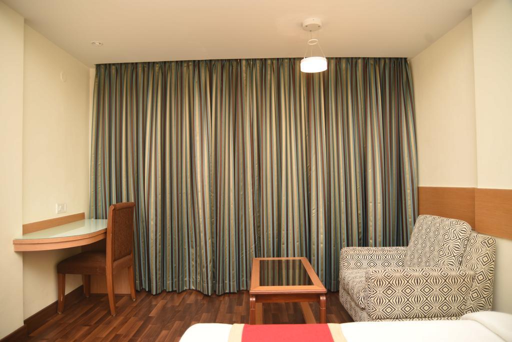 Hotel Maurya Bengaluru Kültér fotó