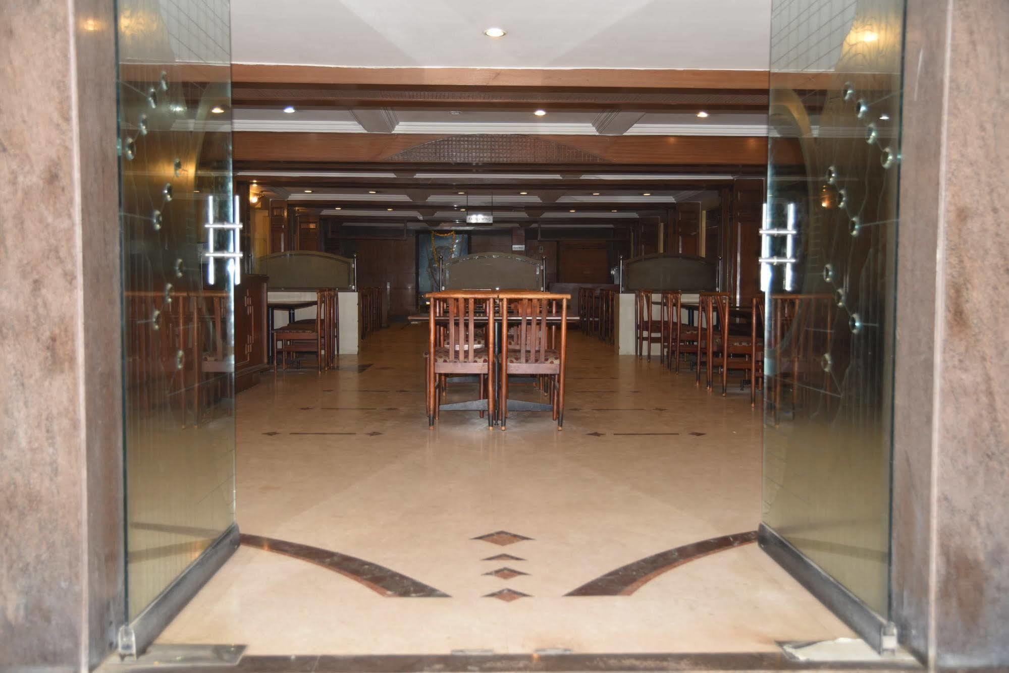 Hotel Maurya Bengaluru Kültér fotó