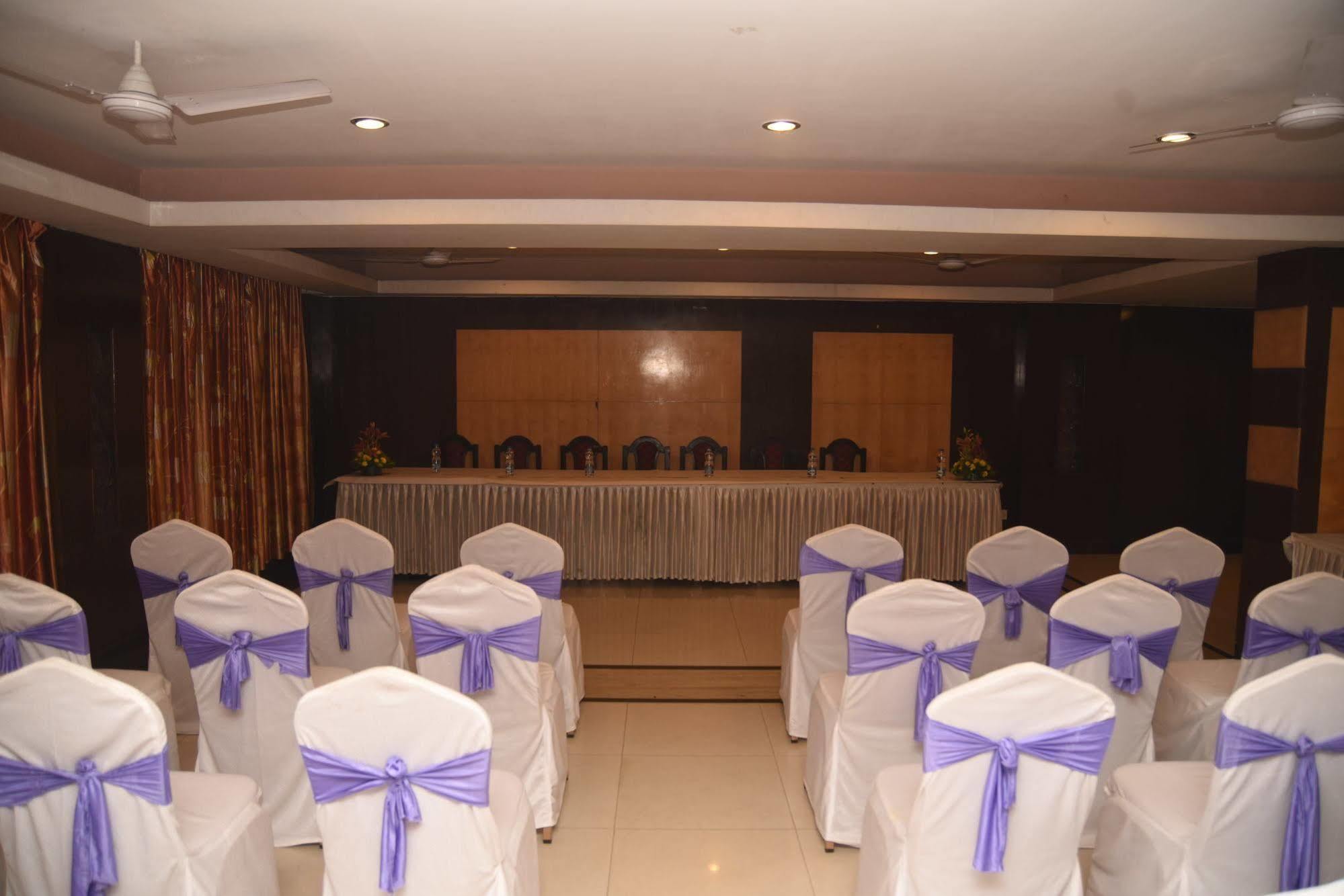 Hotel Maurya Bengaluru Kültér fotó