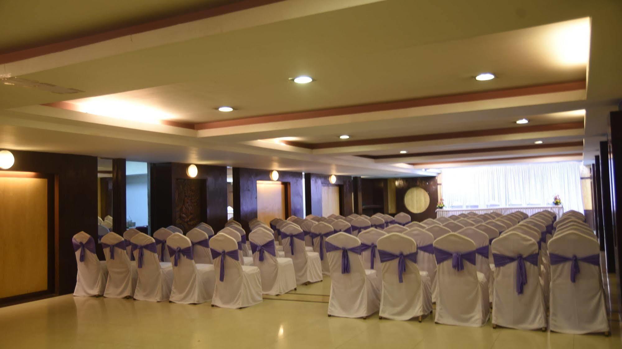 Hotel Maurya Bengaluru Kültér fotó