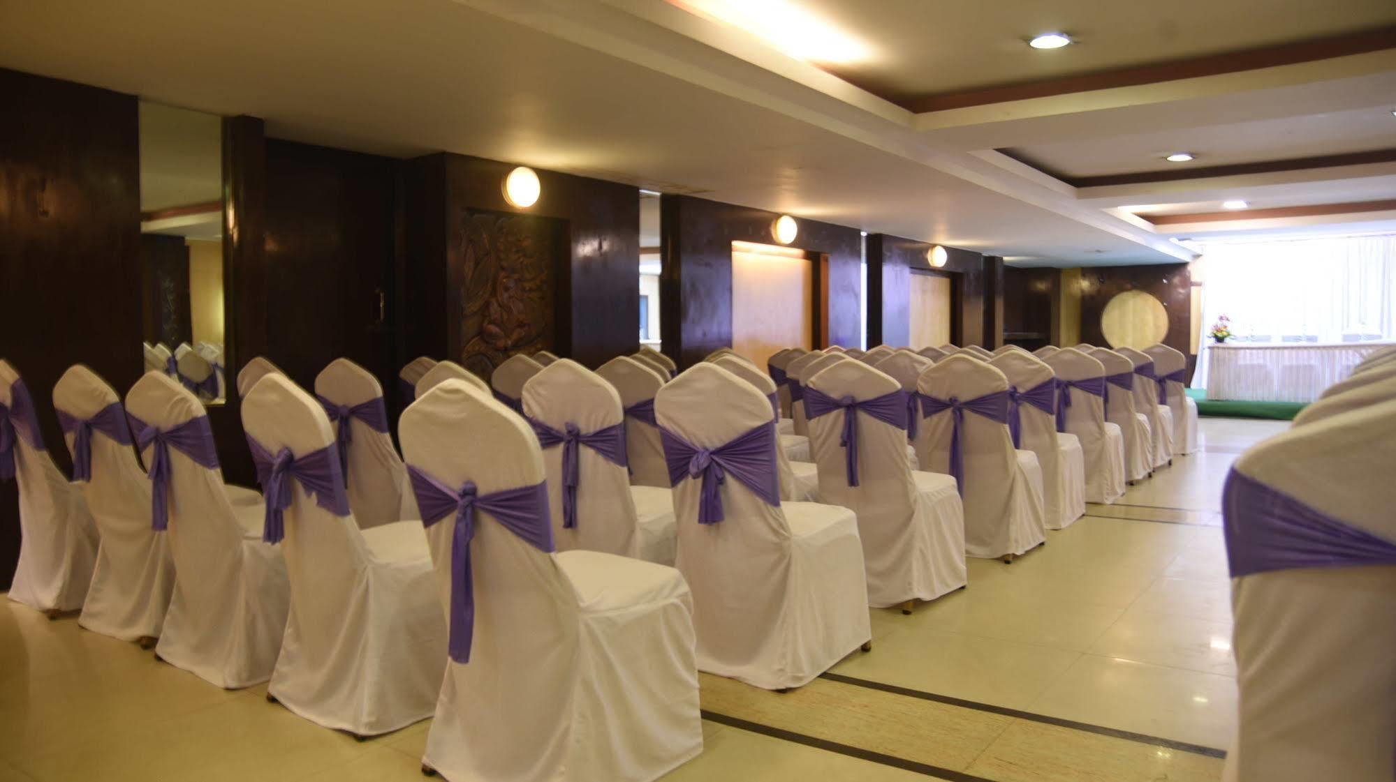 Hotel Maurya Bengaluru Kültér fotó