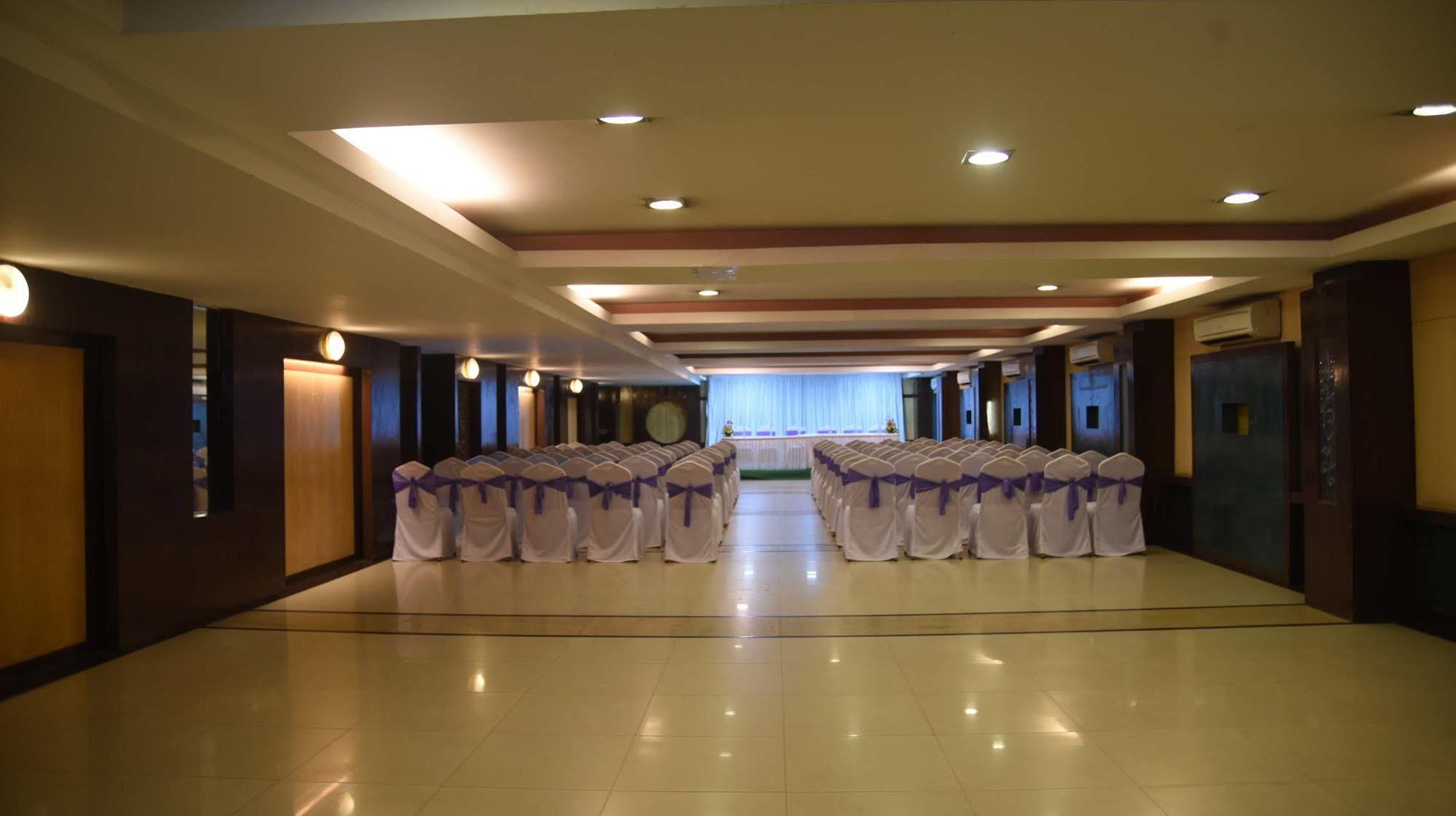 Hotel Maurya Bengaluru Kültér fotó